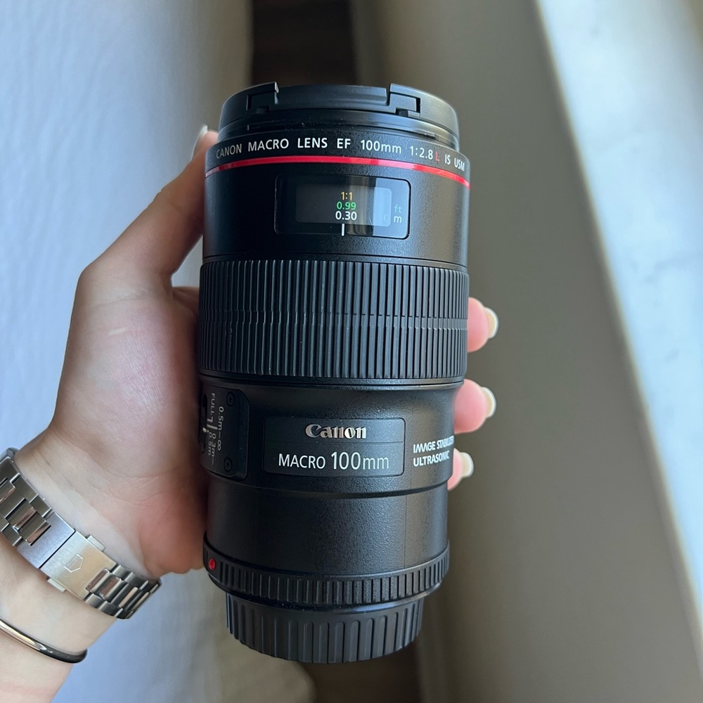 Canon EF 100mm F/2.8L IS USM Macro Lens